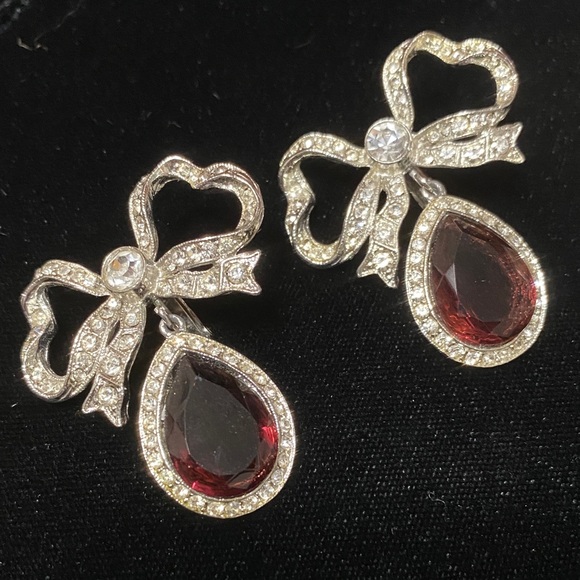 Elegant vintage Kenneth Lane Silver garnet clear CZ Bow tear drop clip Earrings - Picture 14 of 16